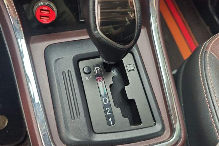 Used Lifan Auto Myway 2016 1.5L Automatic Luxury Model Gear Lever