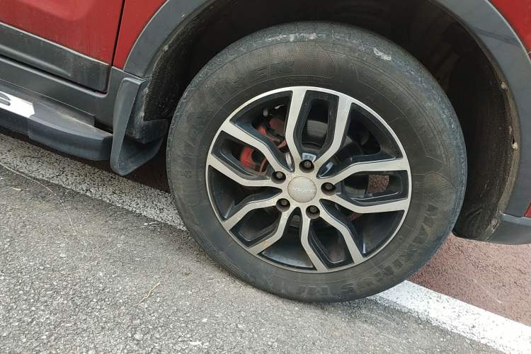 Used Lifan Auto Myway 2016 1.5L Manual Comfort Edition Right Front Wheel Hub