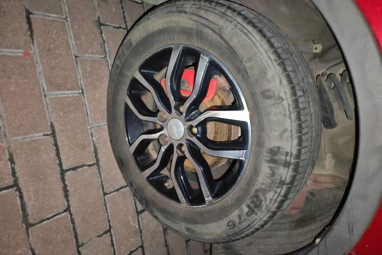 Used Lifan Auto Myway 2016 1.5L Manual Elite Version Right Front Wheel Hub
