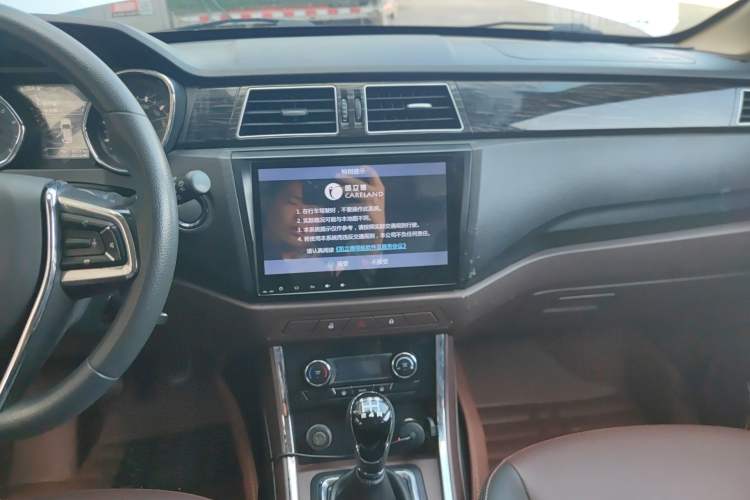 Used Lifan Auto Myway 2016 1.5L Manual Comfort Edition Audio And AC Panel