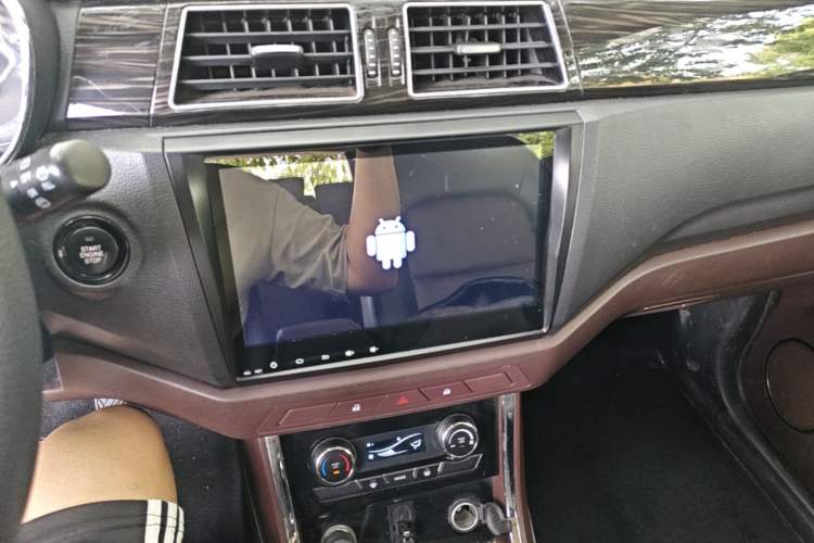 Used Lifan Auto Myway 2016 1.5L Manual Elite Version Audio And AC Panel