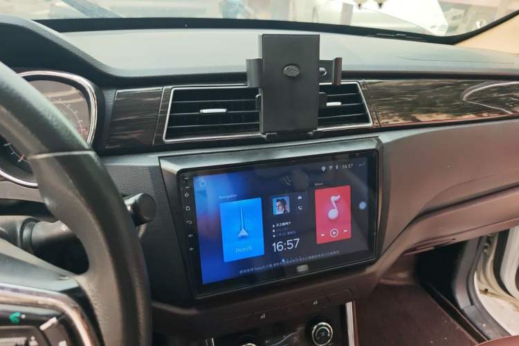 Used Lifan Auto Myway 2016 1.5L Automatic Luxury Model Audio And AC Panel
