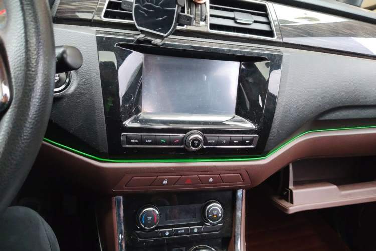 Used Lifan Auto Myway 2016 1.5L Manual Elite Version Audio And AC Panel