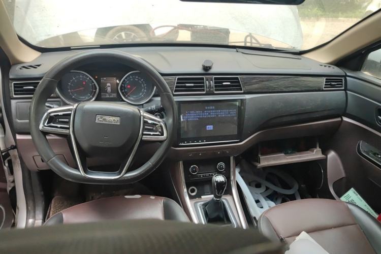 Used Lifan Auto Myway 2016 1.5L Manual Elite Version Center Console