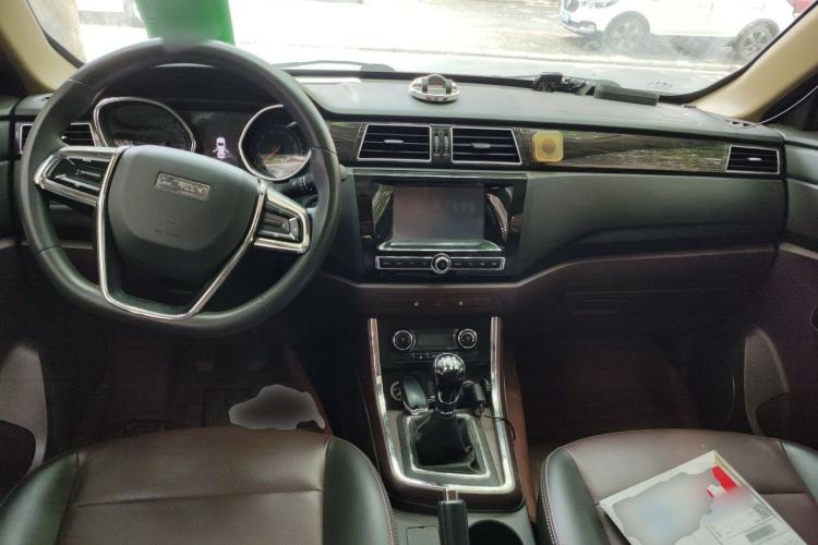 Used Lifan Auto Myway 2016 1.5L Manual Elite Version Center Console
