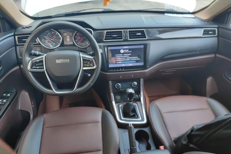 Used Lifan Auto Myway 2016 1.5L Manual Comfort Edition Center Console
