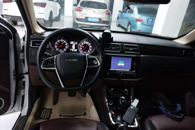Used Lifan Auto Myway 2016 1.5L Automatic Smart Enjoyment Model Center Console