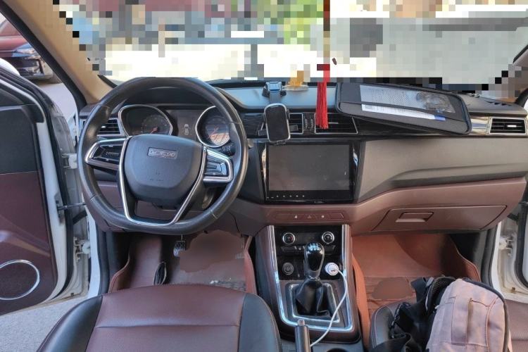 Used Lifan Auto Myway 2016 1.5L Manual Comfort Edition Center Console