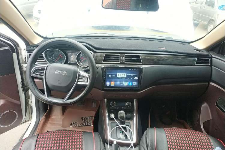 Used Lifan Auto Myway 2016 1.5L Automatic Smart Enjoyment Model Center Console