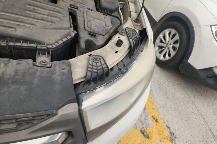 Used Lifan Auto Myway 2016 1.5L Manual Elite Version Engine Bay Left