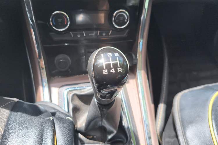 Used Lifan Auto Myway 2016 1.5L Manual Elite Version Gear Lever