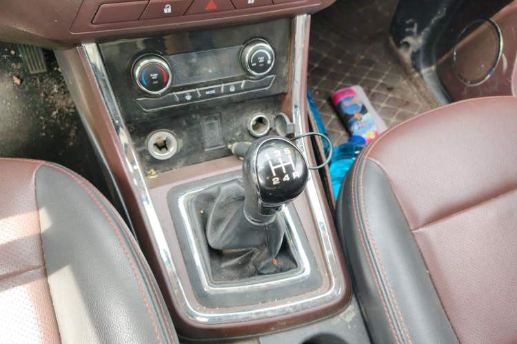 Used Lifan Auto Myway 2016 1.5L Manual Comfort Edition Gear Lever