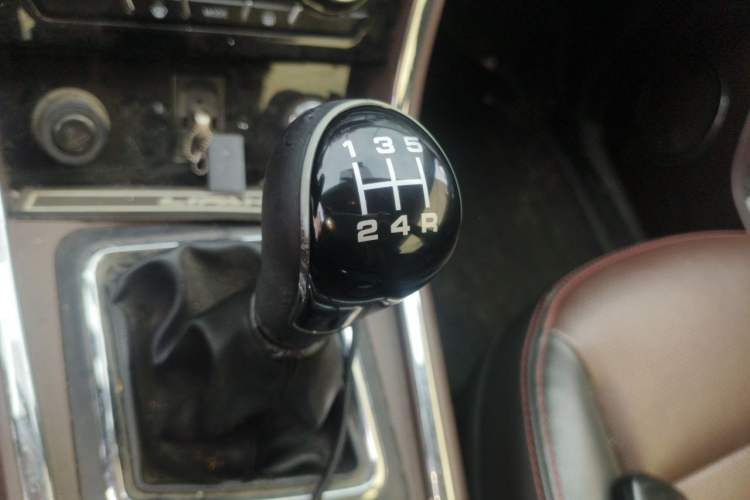 Used Lifan Auto Myway 2016 1.5L Manual Elite Version Gear Lever