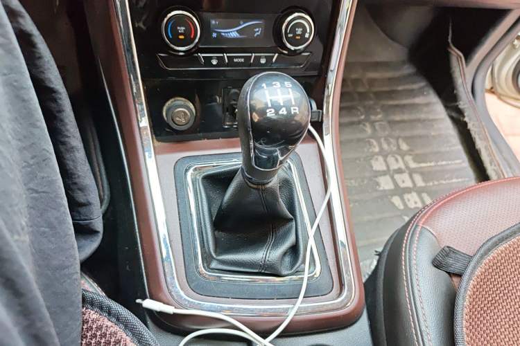 Used Lifan Auto Myway 2016 1.5L Manual Elite Version Gear Lever