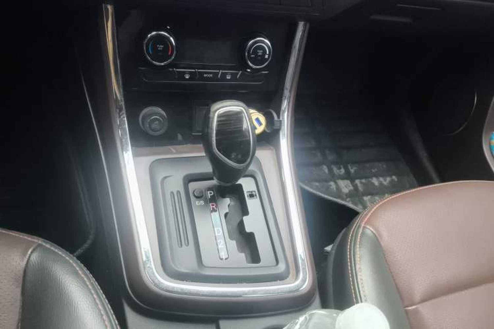 Used Lifan Auto Myway 2016 1.5L Automatic Luxury Model Gear Lever