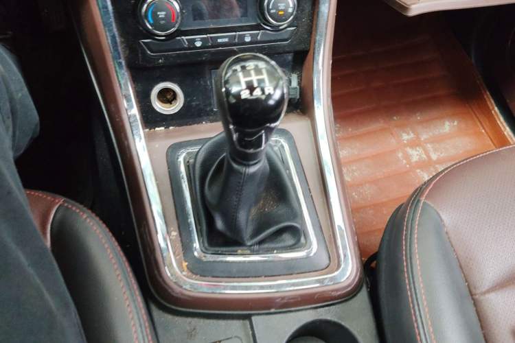 Used Lifan Auto Myway 2016 1.5L Manual Elite Version Gear Lever