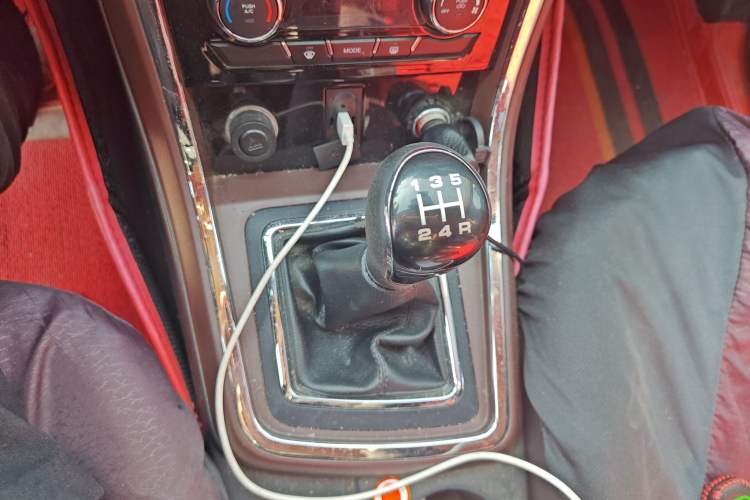 Used Lifan Auto Myway 2016 1.5L Manual Elite Version Gear Lever