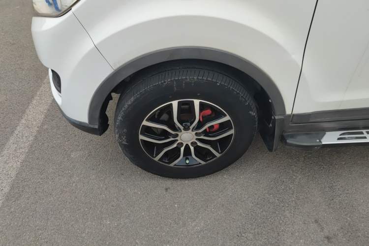 Used Lifan Auto Myway 2016 1.5L Manual Elite Version Left Front Wheel Hub