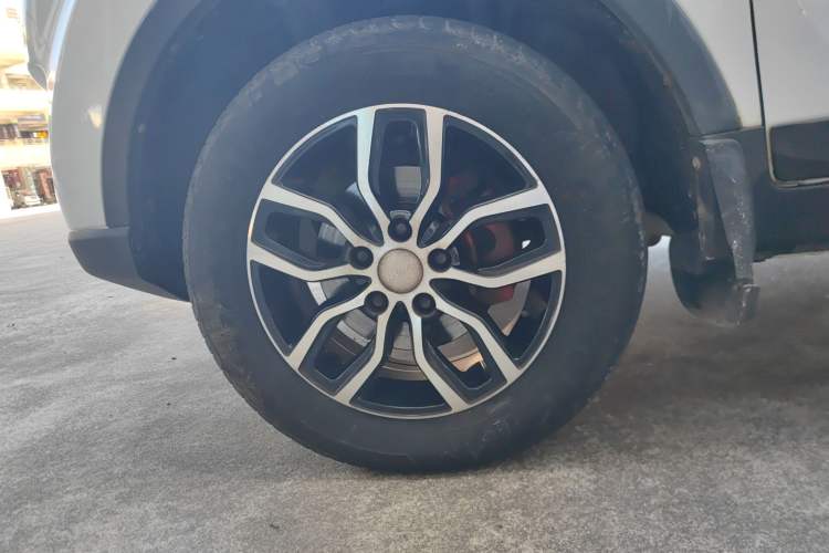 Used Lifan Auto Myway 2016 1.5L Manual Comfort Edition Left Front Wheel Hub