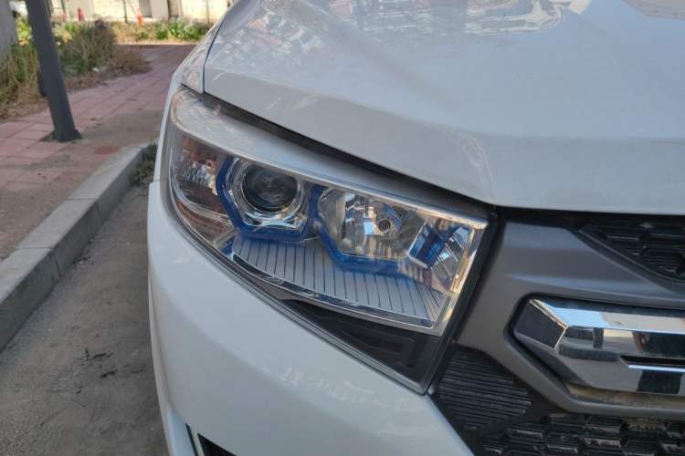 Used Lifan Auto Myway 2016 1.5L Manual Comfort Edition Right Front Headlight