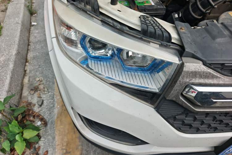 Used Lifan Auto Myway 2016 1.5L Automatic Luxury Model Right Front Headlight