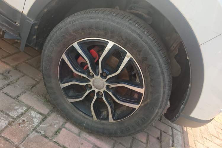Used Lifan Auto Myway 2016 1.5L Manual Elite Version Right Front Wheel Hub
