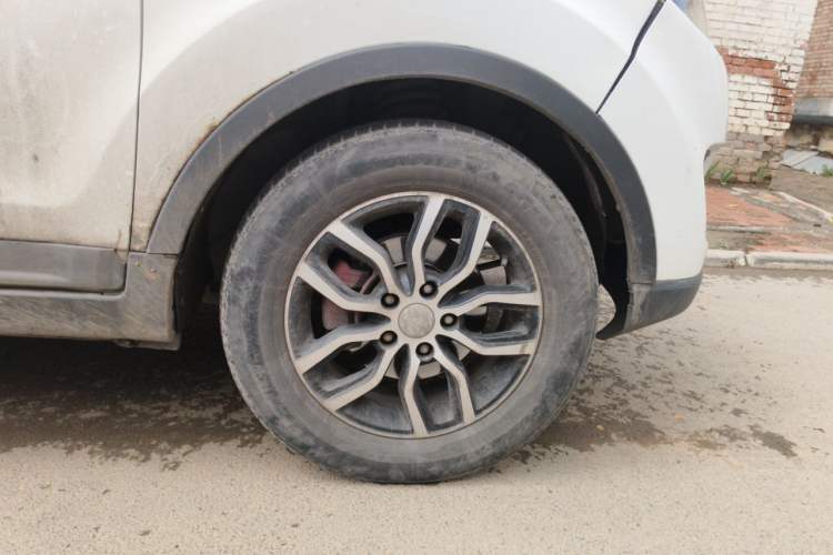 Used Lifan Auto Myway 2016 1.5L Manual Elite Version Right Front Wheel Hub