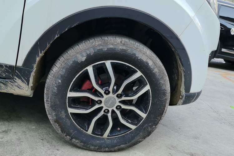 Used Lifan Auto Myway 2016 1.5L Manual Elite Version Right Front Wheel Hub