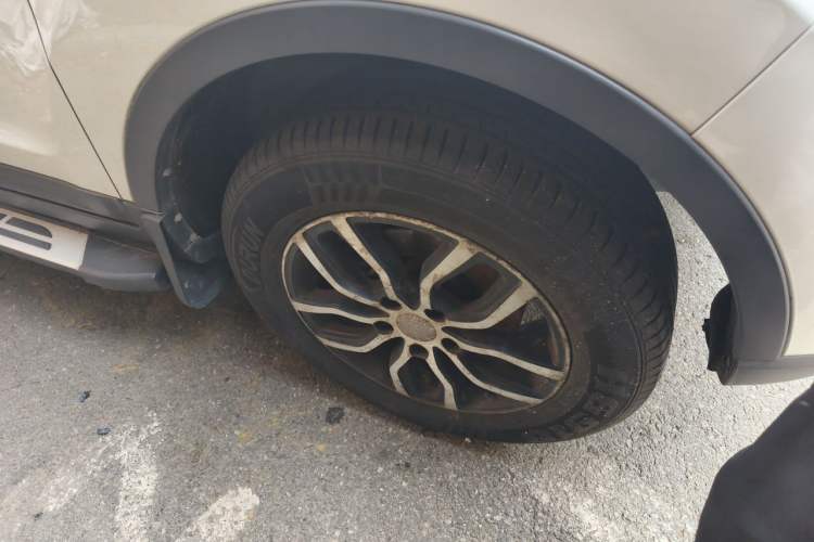 Used Lifan Auto Myway 2016 1.5L Manual Elite Version Right Front Wheel Hub