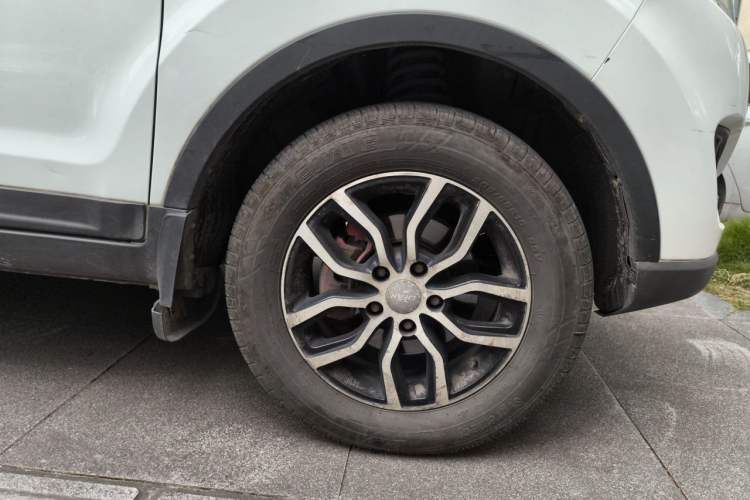 Used Lifan Auto Myway 2016 1.5L Manual Elite Version Right Front Wheel Hub