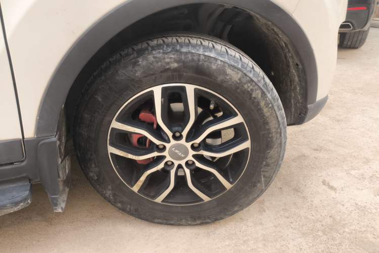 Used Lifan Auto Myway 2016 1.5L Automatic Luxury Model Right Front Wheel Hub