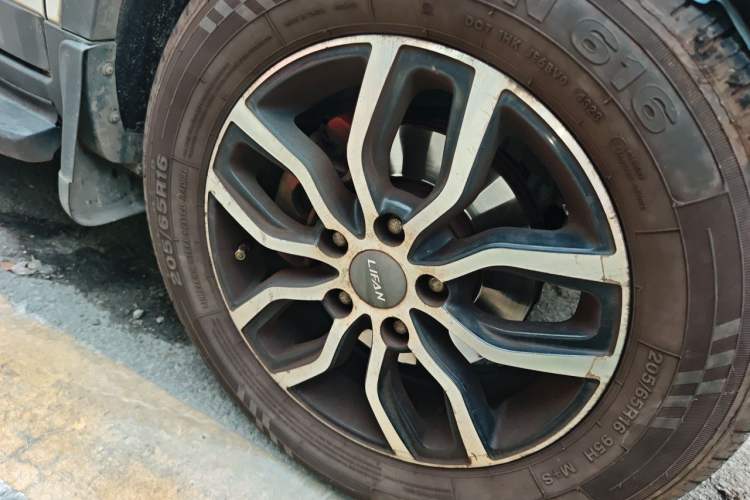 Used Lifan Auto Myway 2016 1.5L Automatic Luxury Model Right Front Wheel Hub