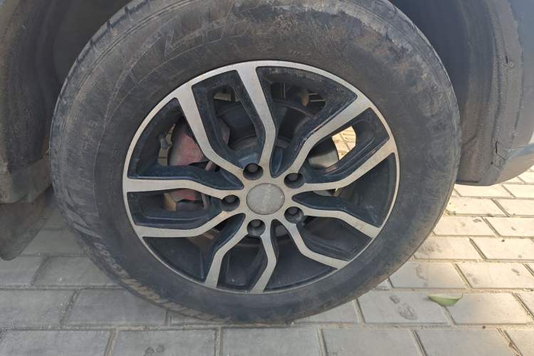 Used Lifan Auto Myway 2016 1.5L Manual Elite Version Right Front Wheel Hub