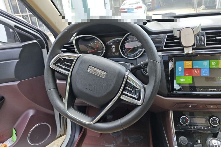 Used Lifan Auto Myway 2017 1.8L Manual Elite Model Steering Wheel