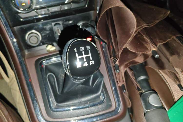 Used Lifan Auto Myway 2017 1.8L Manual Elite Model Gear Lever