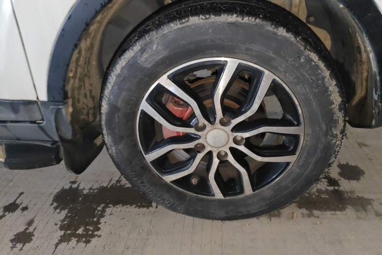 Used Lifan Auto Myway 2017 1.8L Manual Elite Model Right Front Wheel Hub