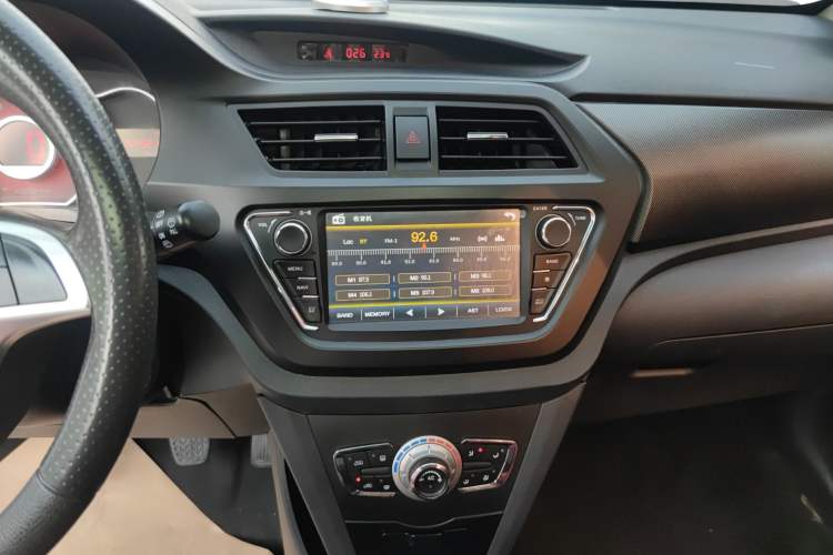 Used Lifan Auto X50 2014 1.5L Manual Luxury Model Audio And AC Panel