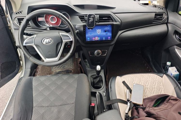 Used Lifan Auto X50 2014 1.5L Manual Elite Model Center Console
