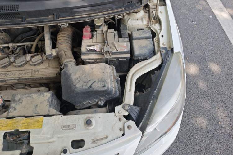 Used Lifan Auto X50 2014 1.5L Manual Elite Model Engine Bay Left