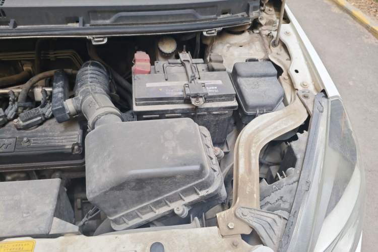 Used Lifan Auto X50 2014 1.5L Manual Elite Model Engine Bay Left