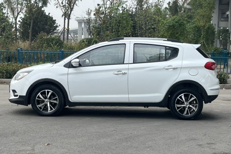 Used Lifan Auto X50 2014 1.5L Manual Elite Model Exterior 3