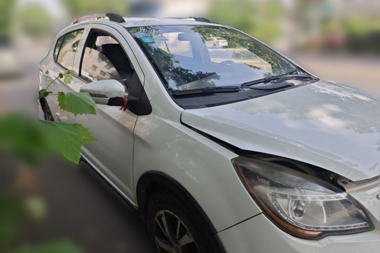 Used Lifan Auto X50 2014 1.5L Manual Elite Model Front Right 45 Deg
