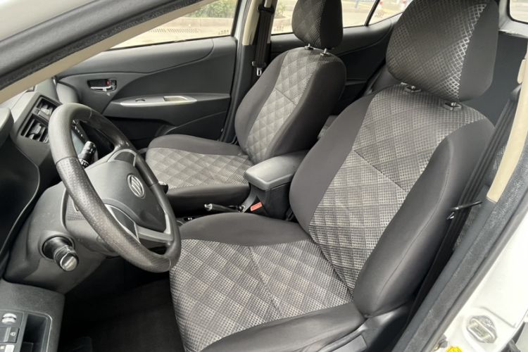Used Lifan Auto X50 2014 1.5L Manual Elite Model Interior 2