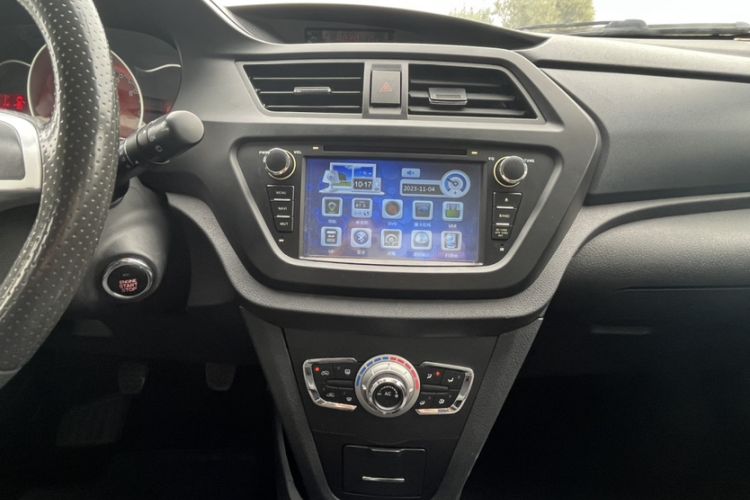 Used Lifan Auto X50 2014 1.5L Manual Elite Model Interior 3