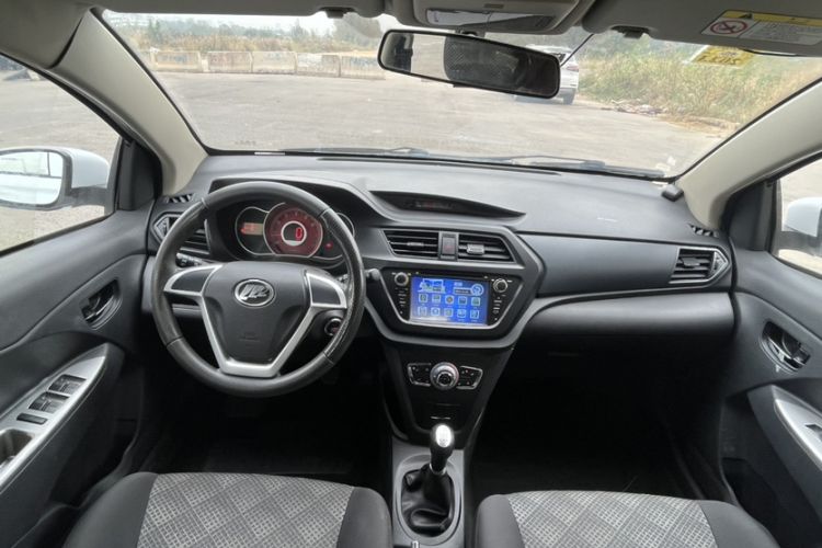 Used Lifan Auto X50 2014 1.5L Manual Elite Model Interior 4