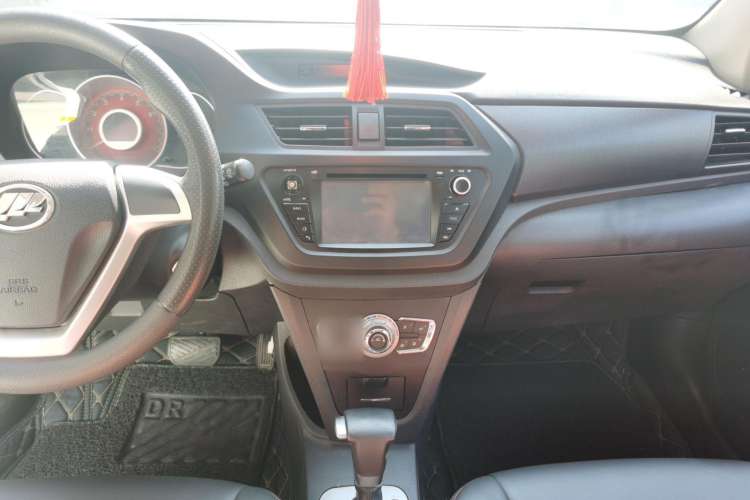 Used Lifan Auto X50 2014 1.5L CVT Elite Version Interior 4