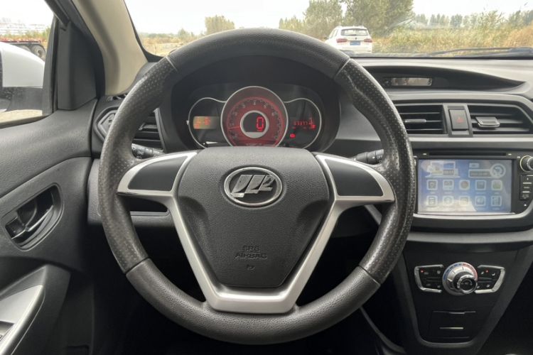 Used Lifan Auto X50 2014 1.5L Manual Elite Model Interior 7