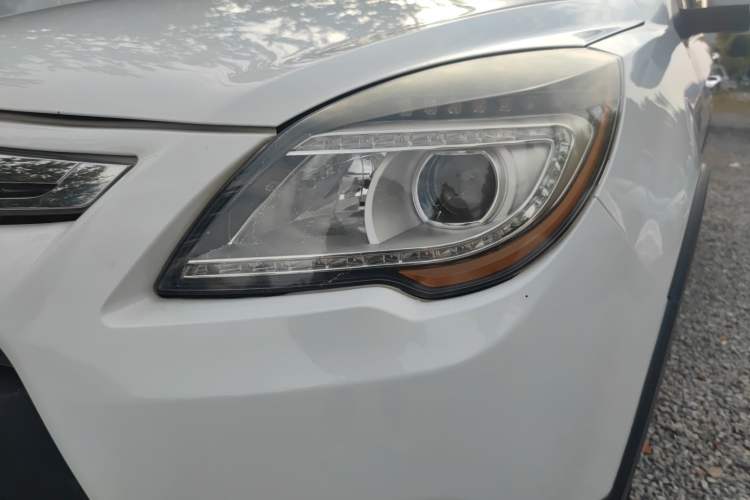 Used Lifan Auto X50 2014 1.5L Manual Luxury Model Left Front Headlight