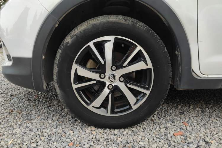 Used Lifan Auto X50 2014 1.5L Manual Luxury Model Left Front Wheel Hub