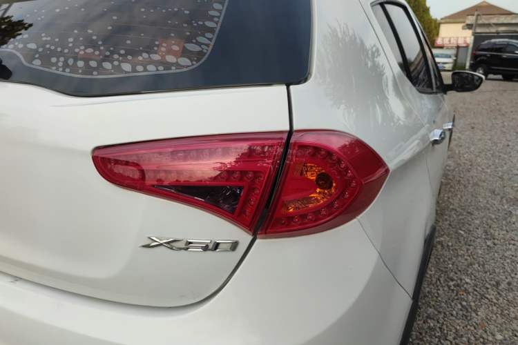 Used Lifan Auto X50 2014 1.5L Manual Luxury Model Right Rear Taillight